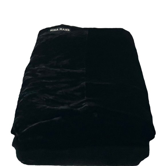 NWOT Mina Mann Women's Black Two-Tone Velvet Designer Scarf - Picture 7 of 8